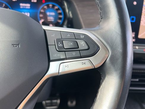 Used 2024 Volkswagen Atlas SEL Premium R-Line image 17