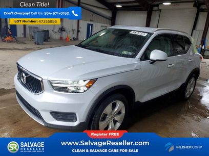 Used 2020 Volvo XC40 T5 Momentum