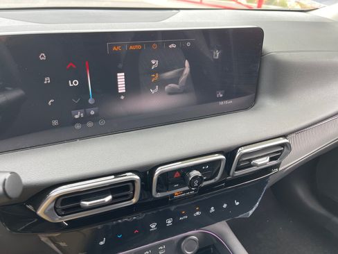 New 2026 Nissan Sentra SV w/ SV Convenience Package FWD image 12