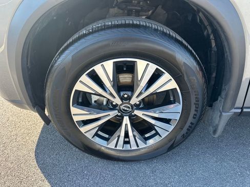 Used 2023 Nissan Rogue SV image 15