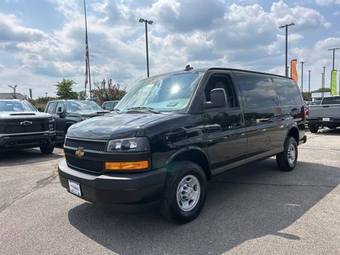 New 2025 Chevrolet Express 2500 image 7