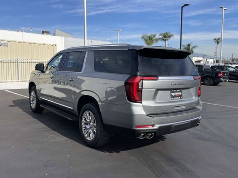 New 2026 GMC Yukon XL Denali image 7