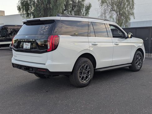 New 2025 Ford Expedition Active image 30