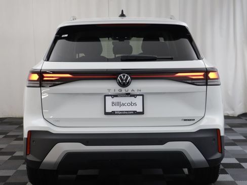 New 2026 Volkswagen Tiguan SE AWD/4WD image 16