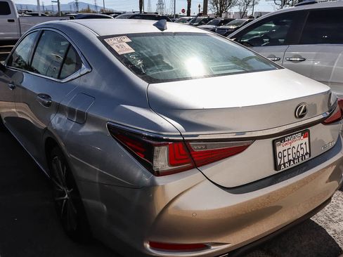Used 2023 Lexus ES 350 w/ Premium Package image 6