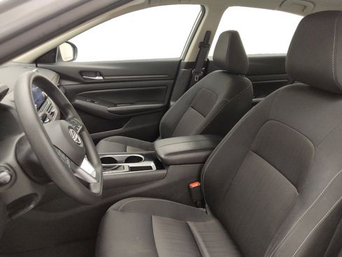 Used 2024 Nissan Altima 2.5 SV image 17