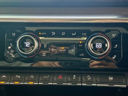 Used 2023 GMC Sierra 1500 Denali w/ Technology Package image 15