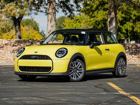 Used 2025 MINI Cooper S image 1