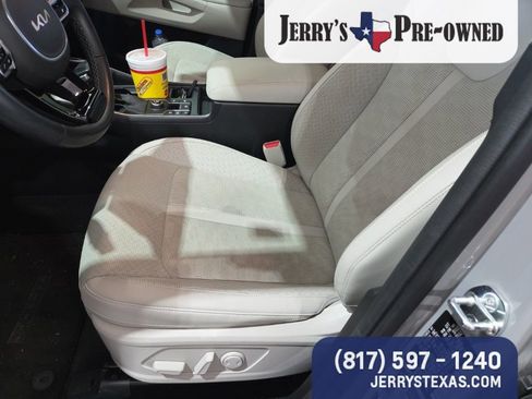 Used 2025 Kia Sorento EX image 7