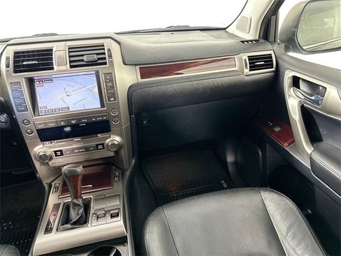 Used 2017 Lexus GX 460 image 27