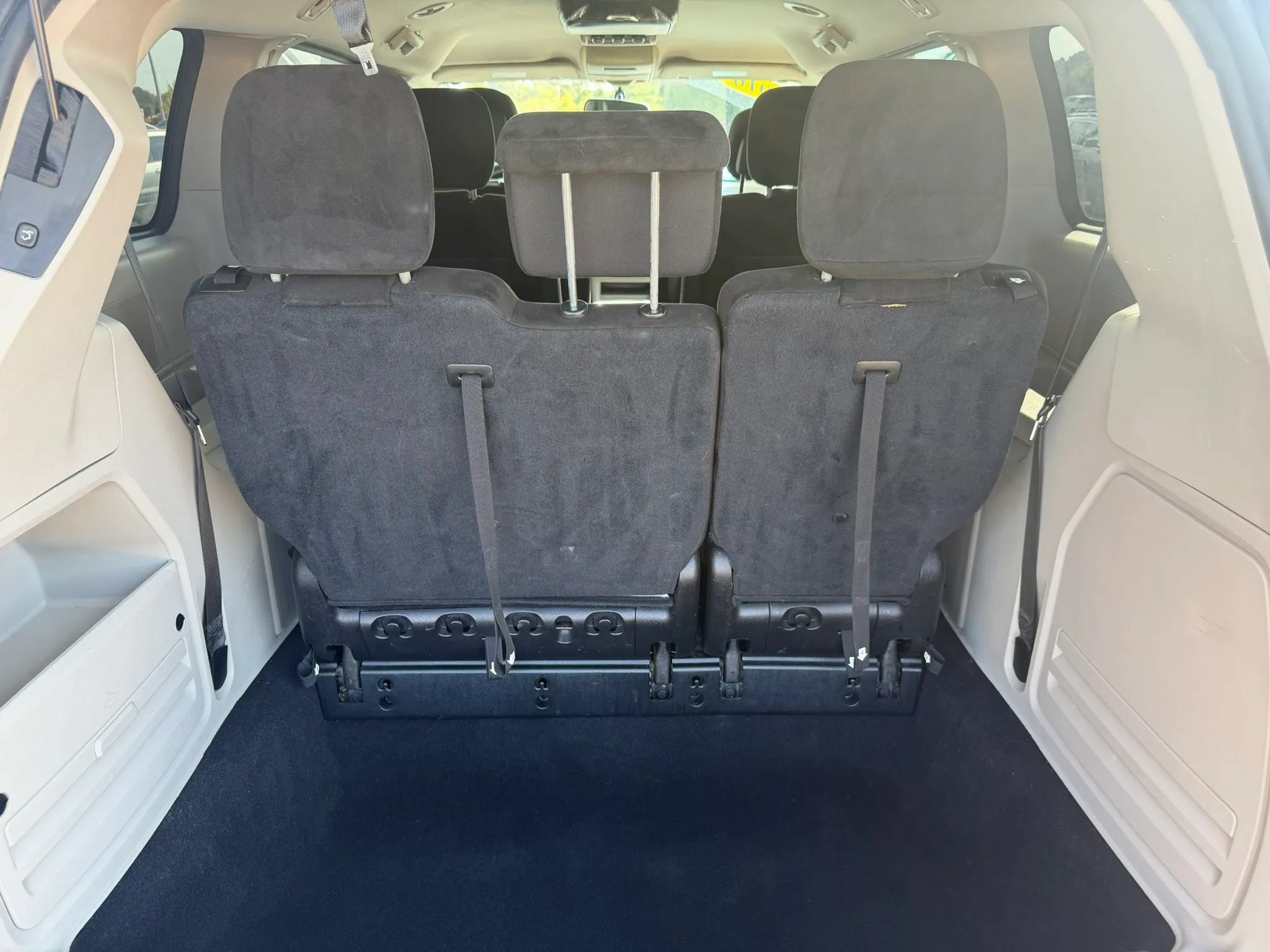 Used 2016 Dodge Grand Caravan SXT FWD image 23