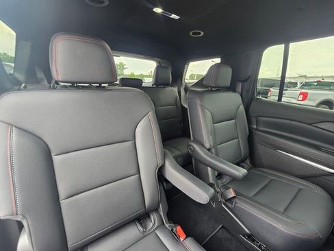 Used 2026 Chevrolet Traverse Z71 w/ Driver Confidence Package AWD/4WD image 17