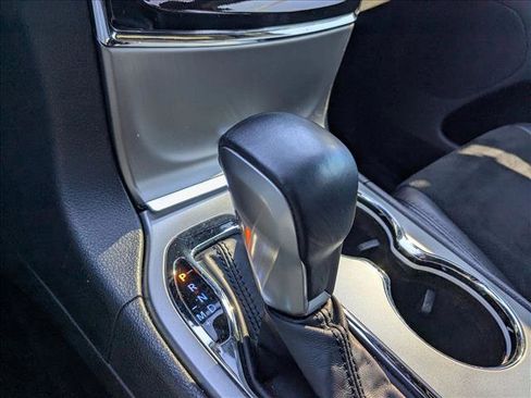 Used 2020 Jeep Grand Cherokee Altitude image 14