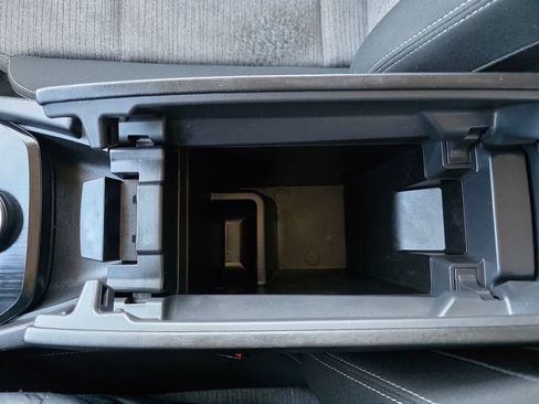 Used 2023 Nissan Rogue SV image 60