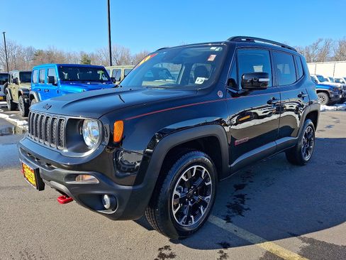 Certified 2023 Jeep Renegade Trailhawk w/ Trailer Tow Group image 3