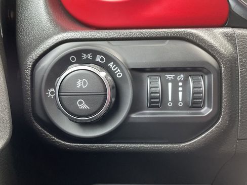 Used 2022 Jeep Gladiator Rubicon w/ Cold Weather Group image 26