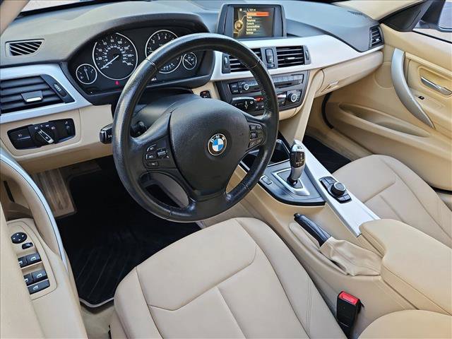 Used 2015 BMW 320i Sedan RWD image 10