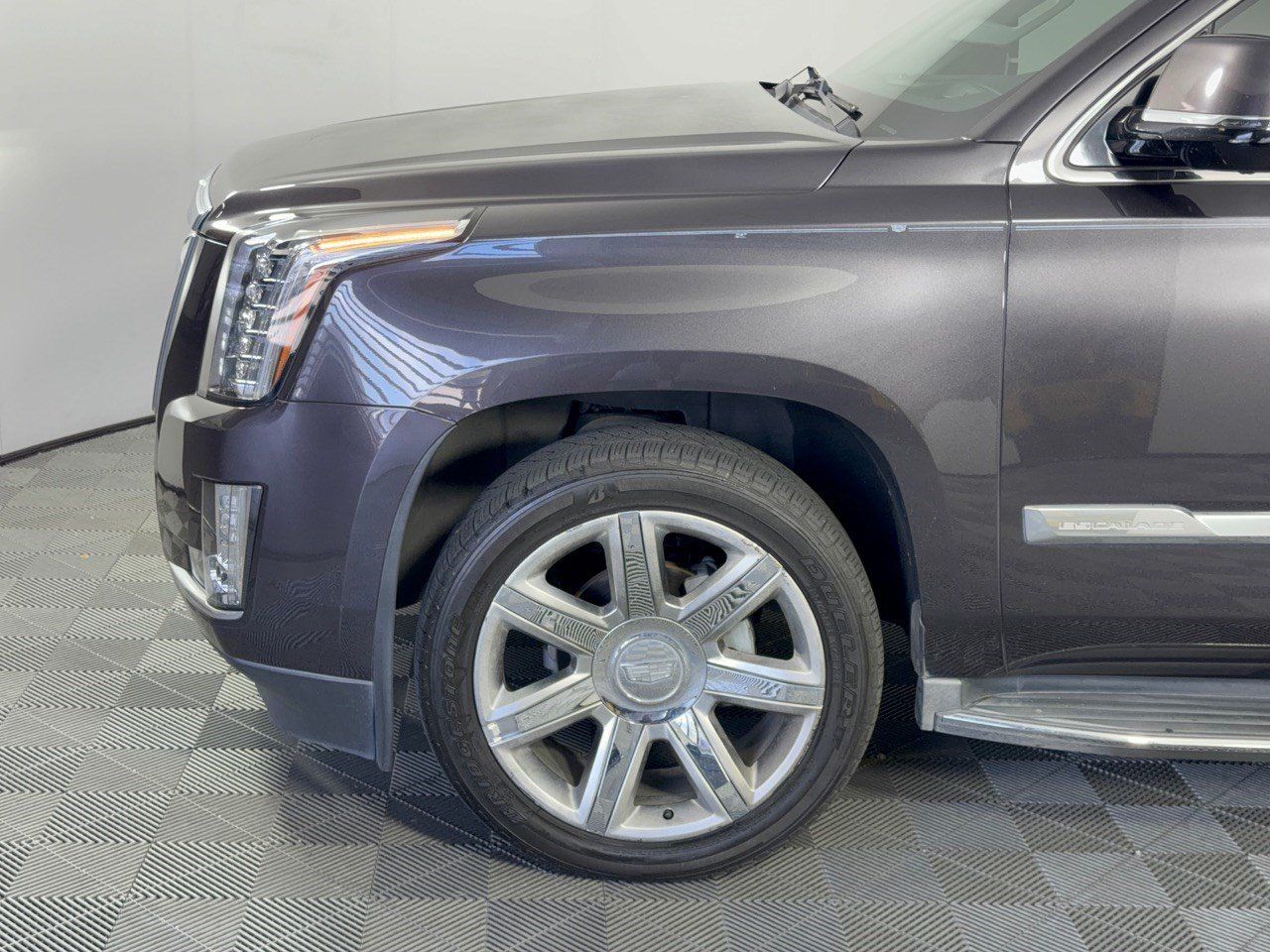 Used 2016 Cadillac Escalade ESV Premium RWD image 13
