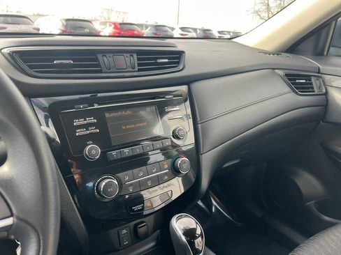 Used 2017 Nissan Rogue S image 26