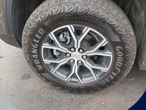 Certified 2025 GMC Acadia AT4 w/ Luxury Package AWD/4WD image 11