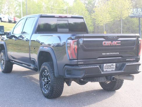 Used 2024 GMC Sierra 2500 AT4X AWD/4WD image 5