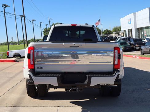 Used 2025 Ford F450 Platinum w/ Platinum Plus Package image 6
