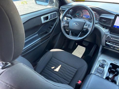 Used 2020 Ford Explorer XLT AWD/4WD image 15
