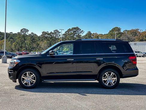 Used 2023 Ford Expedition Limited image 5