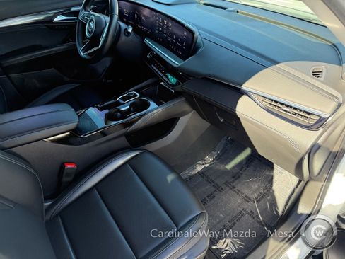 Used 2025 Buick Envision Preferred image 30