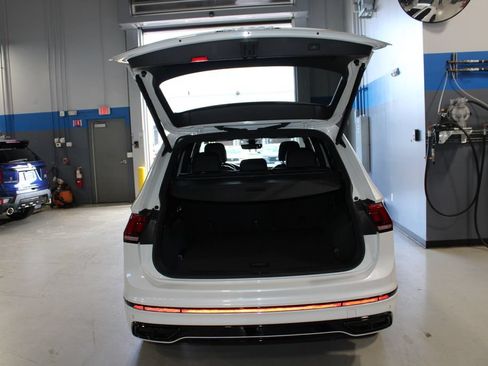 Used 2024 Volkswagen Tiguan SE R-Line AWD/4WD image 29