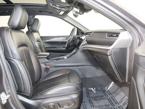 Used 2024 Jeep Grand Cherokee Limited w/ Luxury Tech Group II image 13