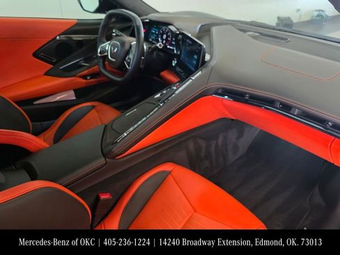 Used 2025 Chevrolet Corvette Stingray Premium Cpe w/ Stealth Interior Trim Package image 17