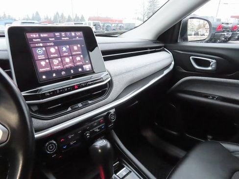 Used 2022 Jeep Compass Latitude w/ Convenience Group image 36