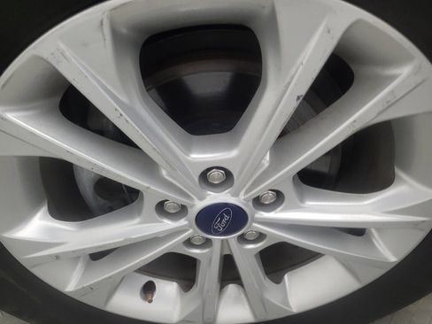 Used 2017 Ford Escape SE FWD image 31