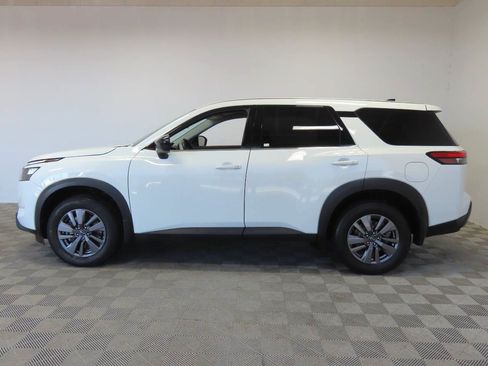 Used 2023 Nissan Pathfinder S FWD image 5