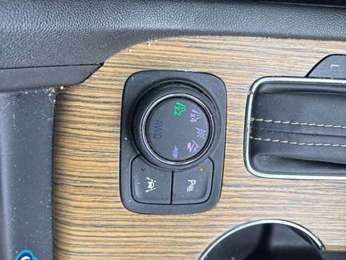 Used 2017 GMC Acadia Denali w/ Technology Package image 25