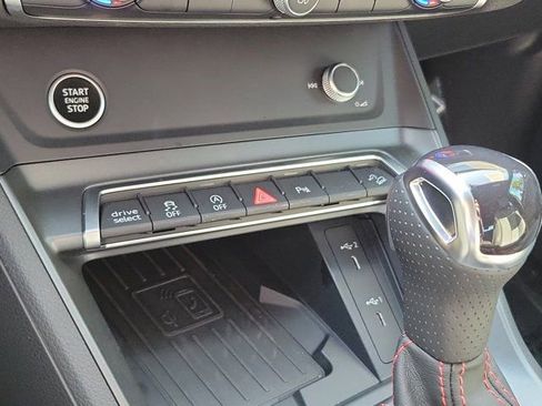 Certified 2025 Audi Q3 2.0T Premium Plus w/ Premium Plus Package image 26