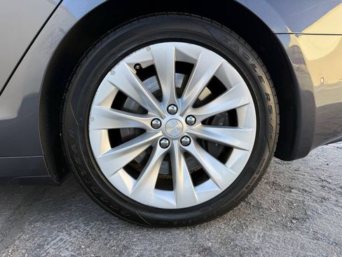 Used 2018 Tesla Model S 75D AWD/4WD image 32