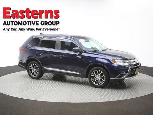 Used 2018 Mitsubishi Outlander ES AWD/4WD image 46