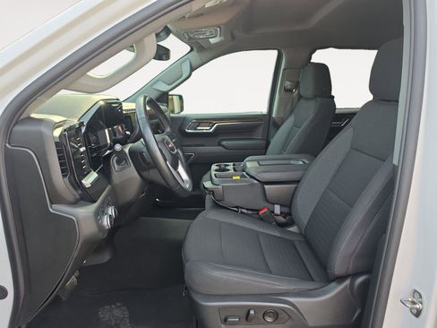 Used 2024 GMC Sierra 1500 SLE w/ Preferred Package AWD/4WD image 10