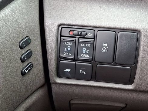 Used 2013 Honda Odyssey Touring image 26