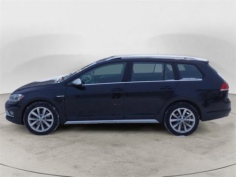 Used 2018 Volkswagen Golf Alltrack image 2