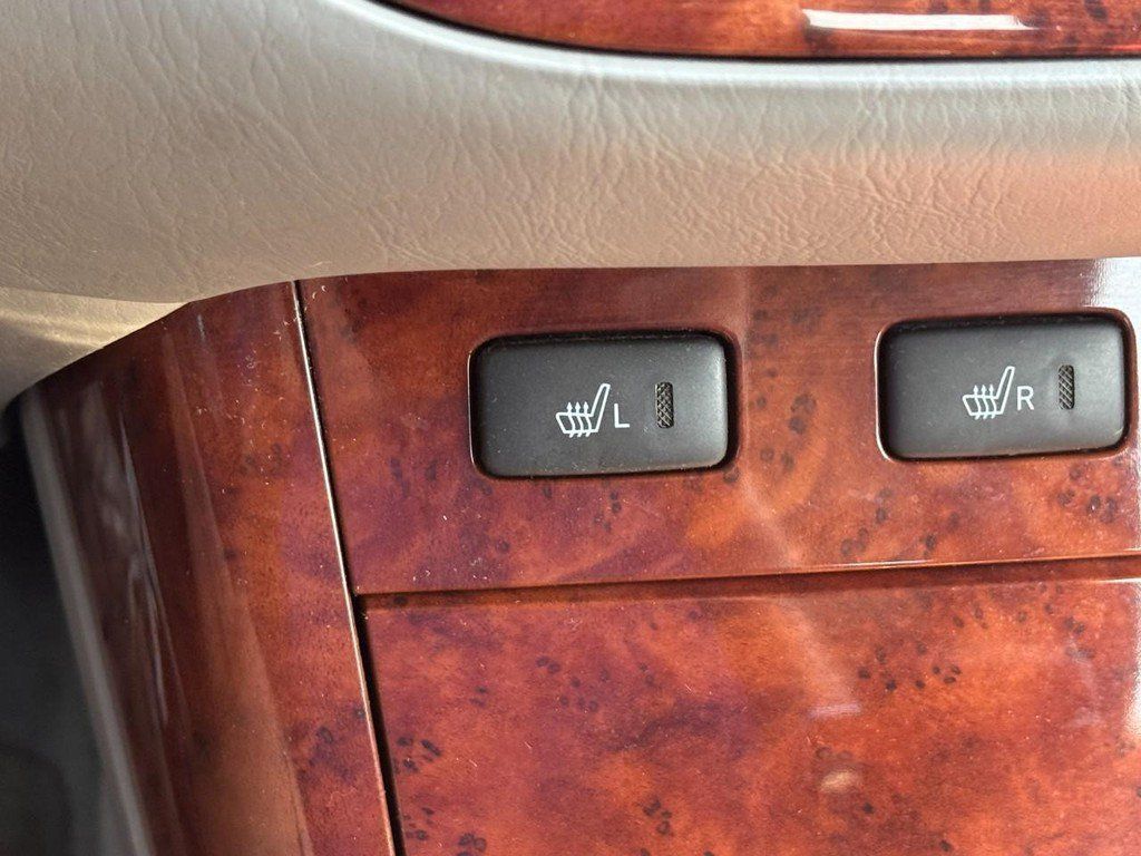 Used 2005 Toyota Camry XLE w/ XLE Premium Plus Pkg FWD image 27