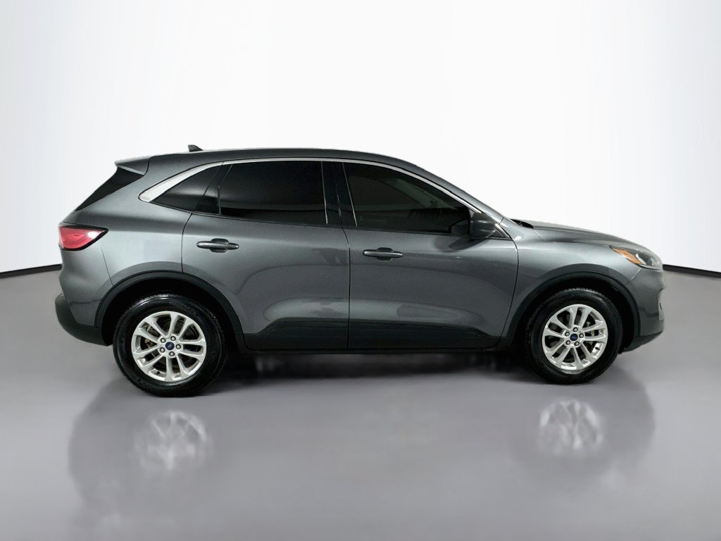 Used 2022 Ford Escape SE w/ Cold Weather Package FWD image 9