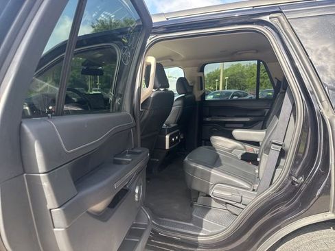 Used 2024 Ford Expedition XLT RWD image 14