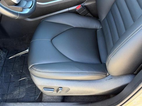 Used 2023 Toyota Highlander LE image 17