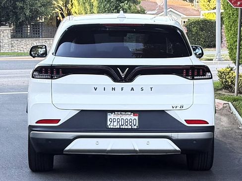 Used 2024 VinFast VF 8 Eco AWD/4WD image 5