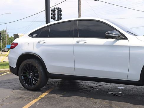 Used 2019 Mercedes-Benz GLC 300 4MATIC Coupe image 4