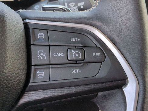 Certified 2024 Jeep Grand Cherokee L Laredo image 19