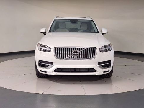 Used 2025 Volvo XC90 T8 Ultra w/ Protection Package Premier image 8